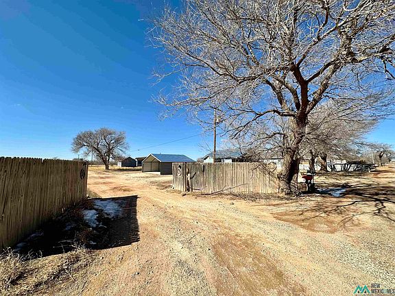 4th image of 348 S Roosevelt Rd S