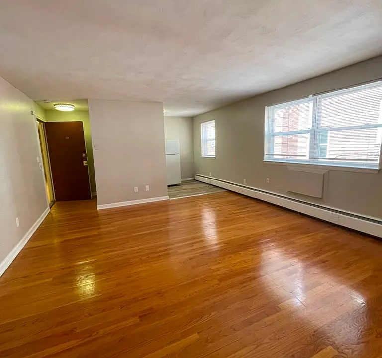 21 B13evergreen Ave #B14