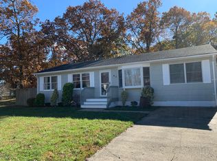 6 Lake Ave, Island Heights, NJ