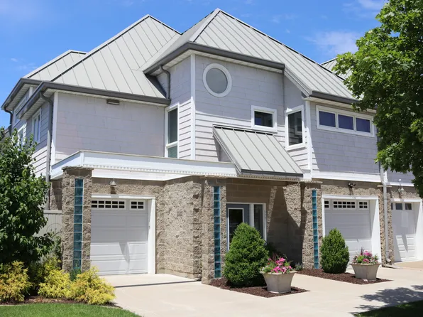 173 Beacon Harbor Cir, East Moline, IL 61244