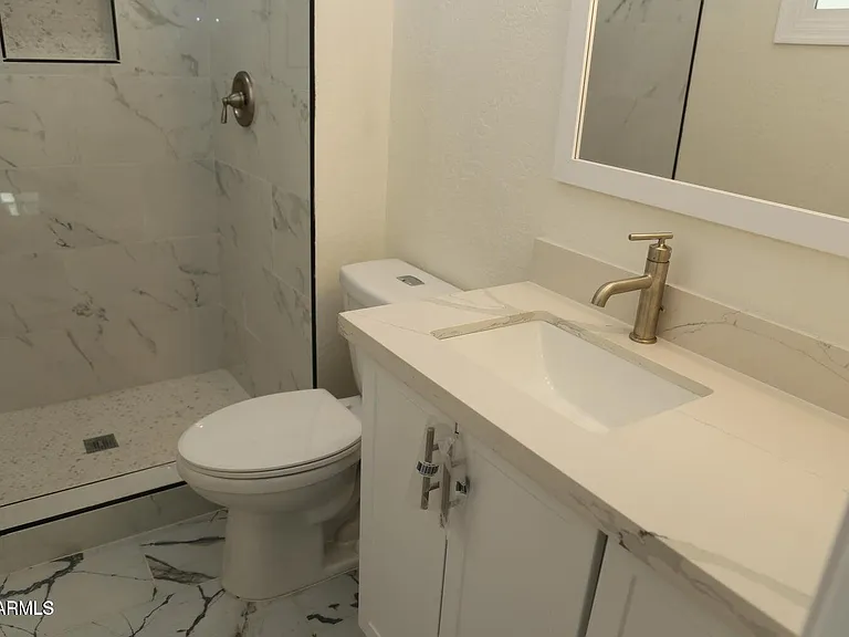 3737 E Eugie Ave — Photo 16