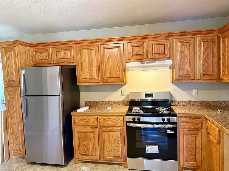 810 S Monroe Ave — Photo 3