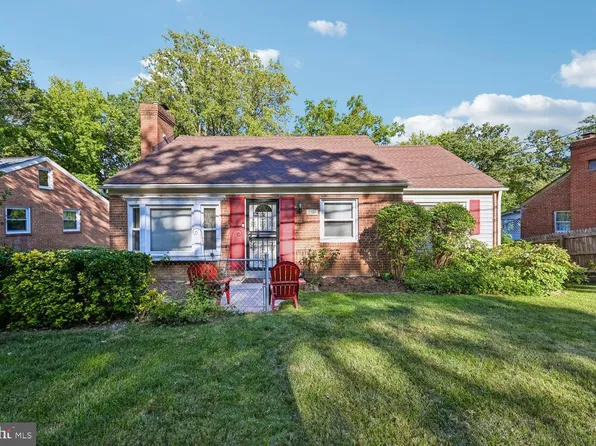 7308 Finns Ln, Lanham, MD 20706