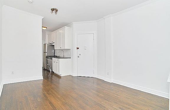 4th image of 54 Barrow St APT 5A