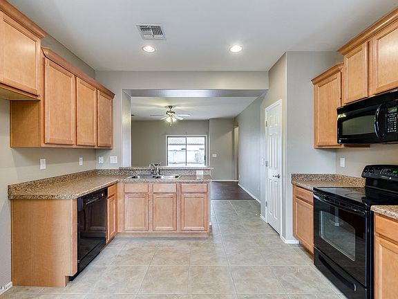 3rd image of 330 W Stanley Ave