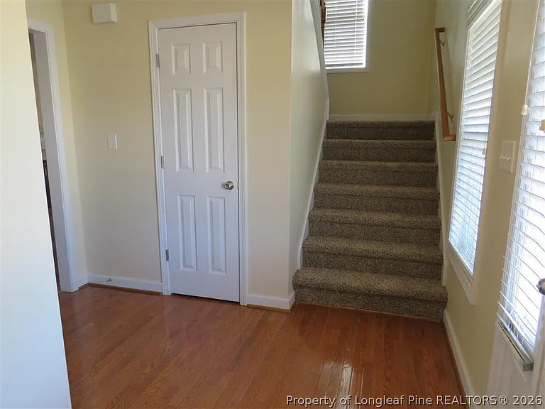 270 Hayden Ln — Photo 5