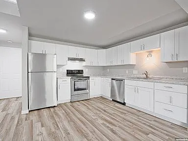 3901 E River