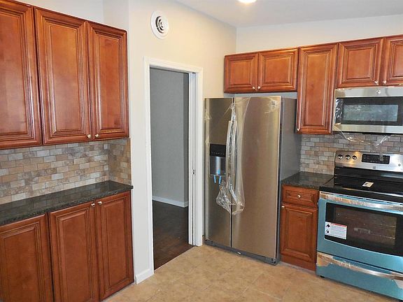 2nd image of 531 Ventura Ct