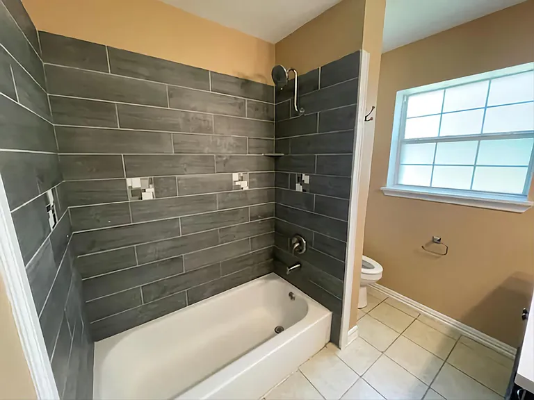 531 Roper St — Photo 10
