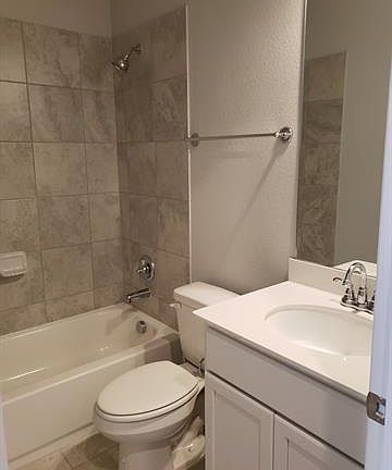 4th image of 3116 Maplewood Dr