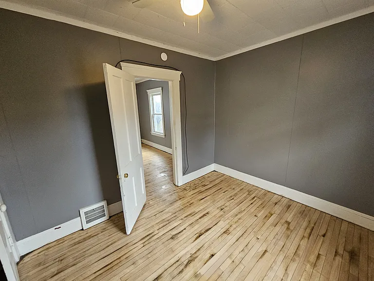 2059 W 105th St #4 — Photo 15