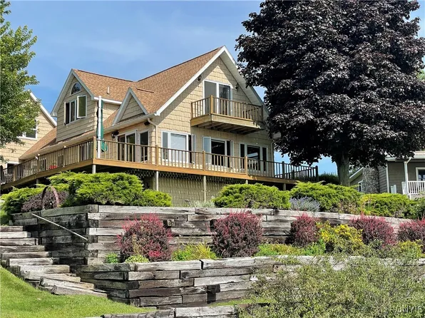 16505 Rainbow Shores Dr, Clayton, NY 13624