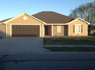 436 SW Graystone Dr, Grain Valley, MO 64029