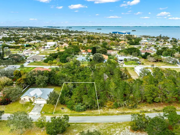 3940 10th St, Sebastian, FL 32976