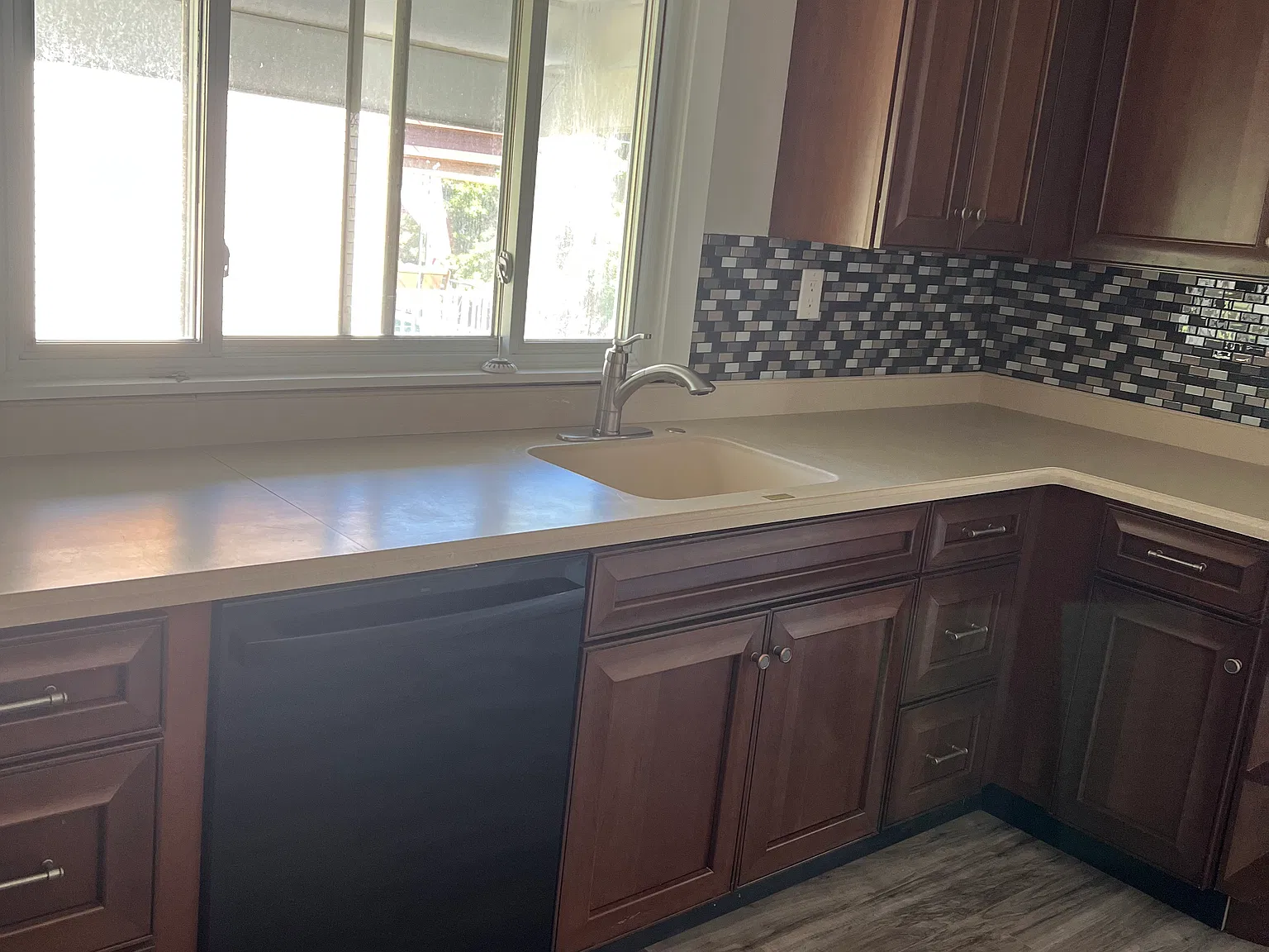 2 bed, 1057 sqft, $1,250 — Photo 2