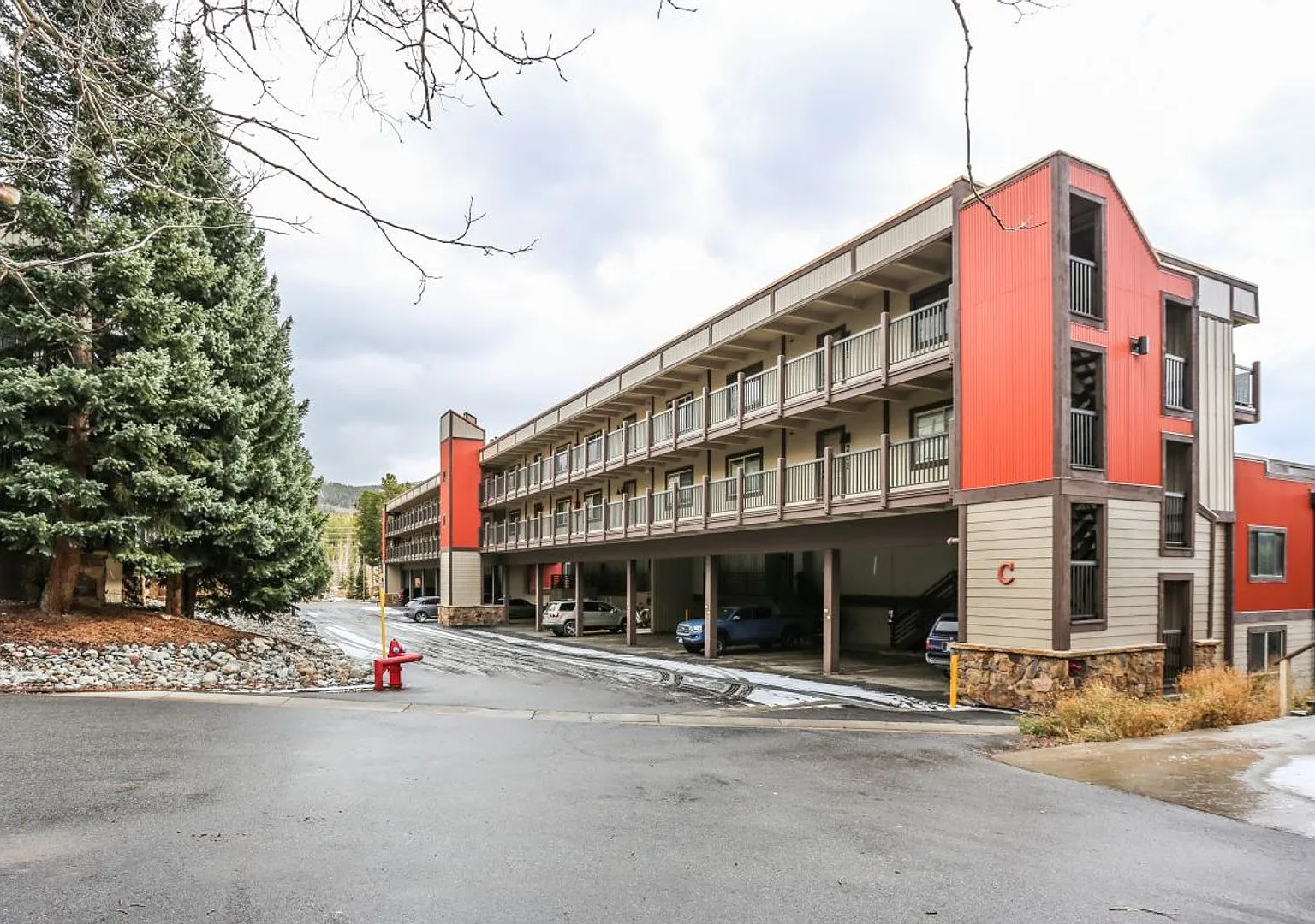2 bed, 2 bath in Breckenridge! Winter seasonal! Heat included — Photo 1