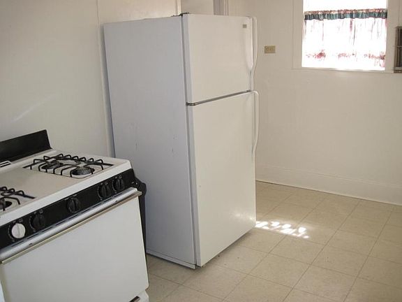 4th image of 315 W Ross St