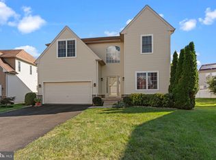 2710 Riverhouse Rd, Philadelphia, PA 19114