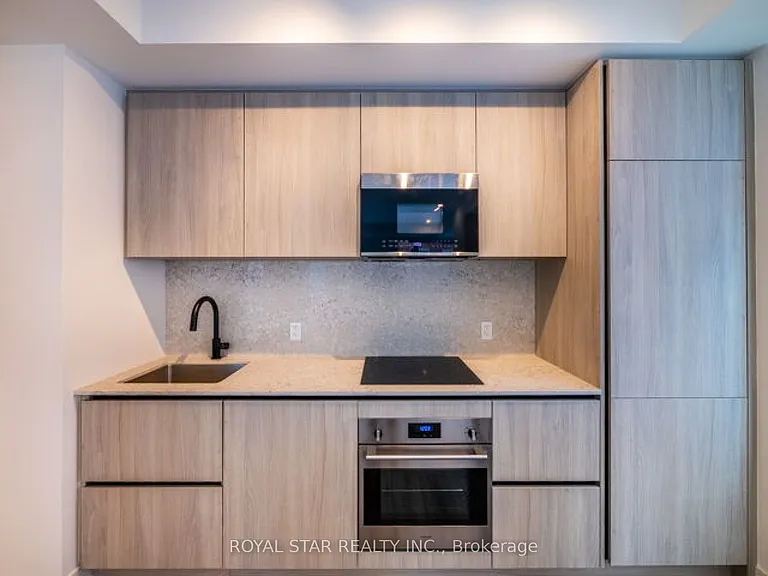 108 Peter St #518 — Photo 14