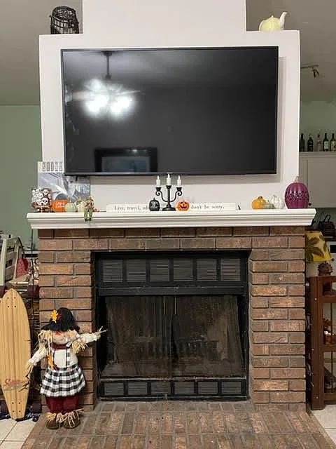 3 bed, 1282 sqft, $2,200 — Photo 3