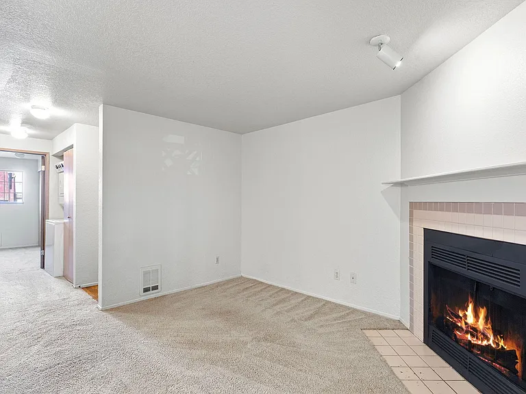 Heron View Apartment Homes — Photo 5