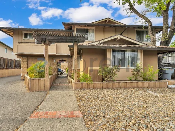 417 Alamo Creek Ct APT E, Vacaville, CA 95688