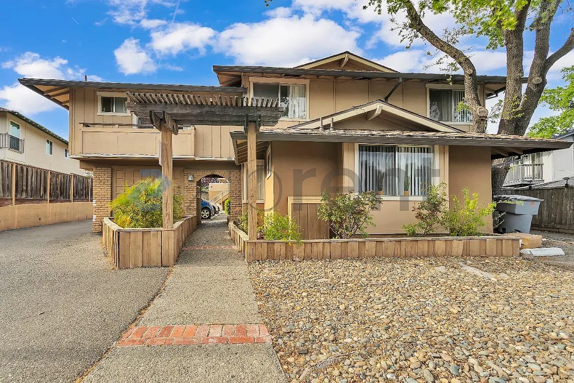 417 Alamo Creek Ct APT E photo 1