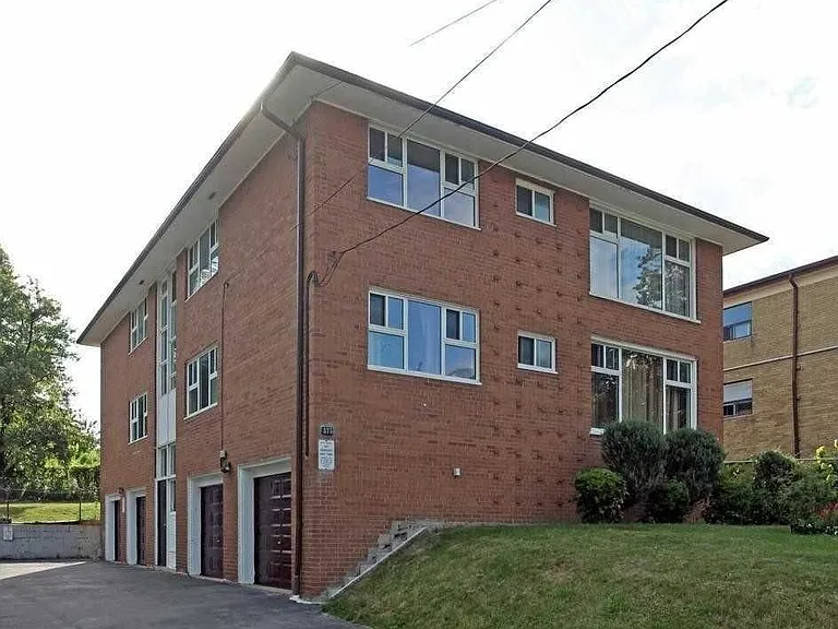 575 Birchmount Rd #B — Photo 10