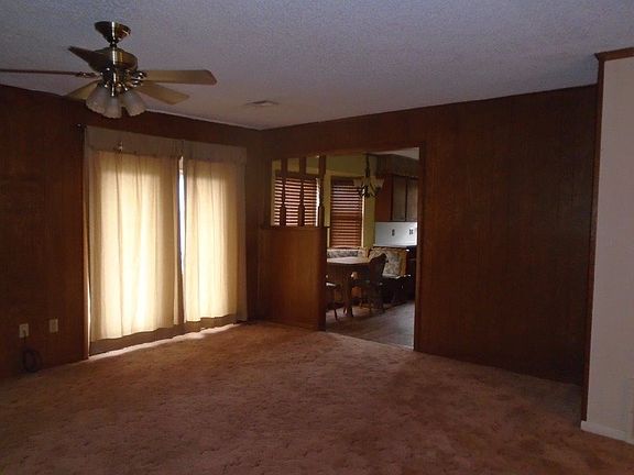 2nd image of 903 NW Cheryl Cir