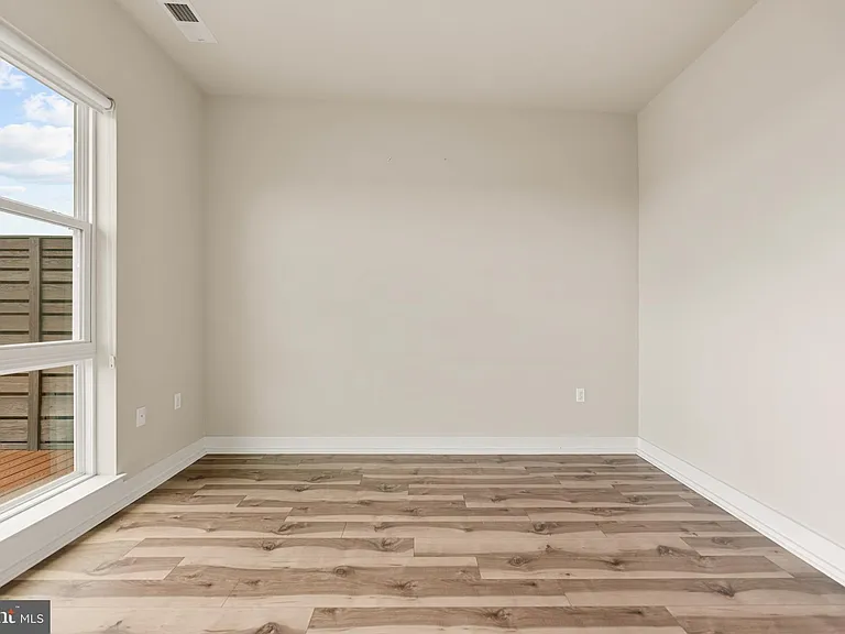 1800 Mount Vernon Ave #401 — Photo 13