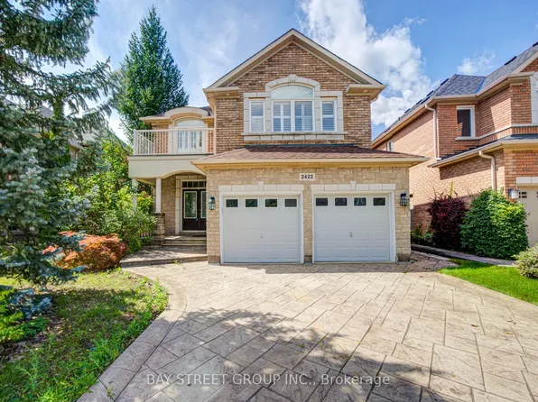 2422 Hertfordshire Way, Oakville, ON L6H 7M8