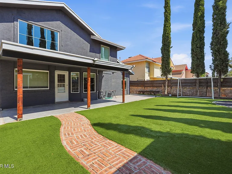 2437 Fletcher Pl — Photo 39