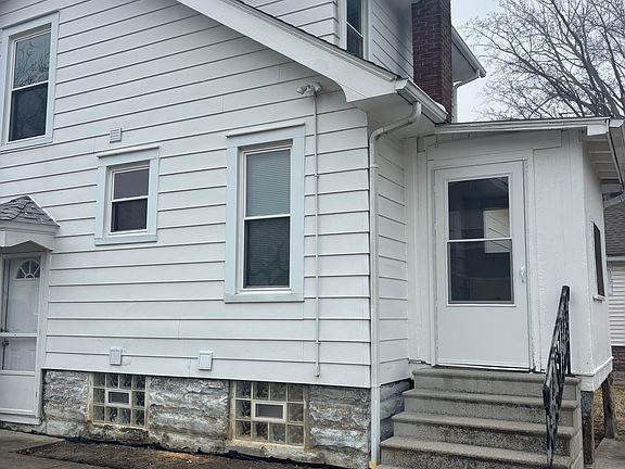 2nd image of 1323 W 7th St