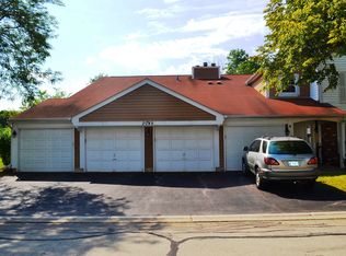 2049 Lancaster Cir APT 201-A, Naperville, IL 60565