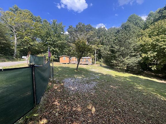 3rd image of 105 H Warren Ln
