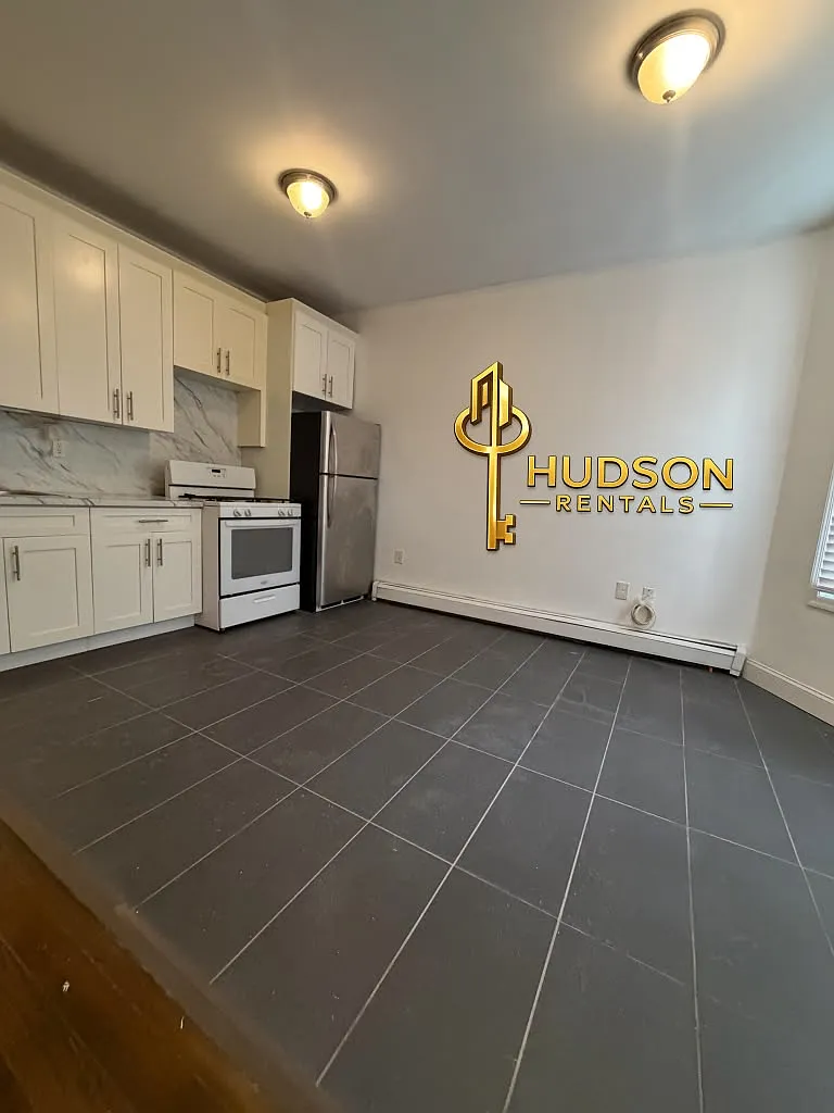 48 Gates Ave — Photo 1