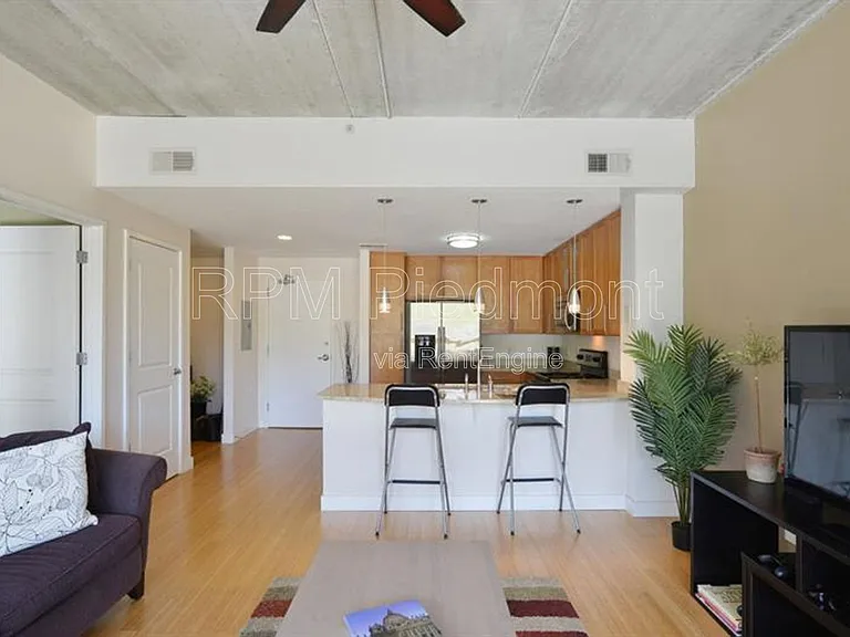 563 Memorial Dr SE #210 — Photo 9