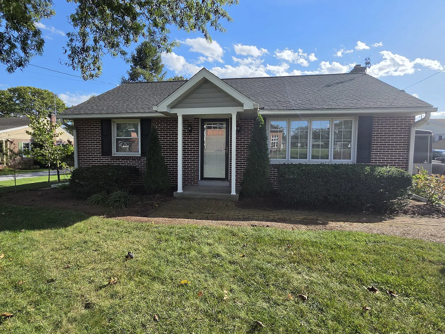 3 bed, 1650 sqft, $2,300 — Photo 1