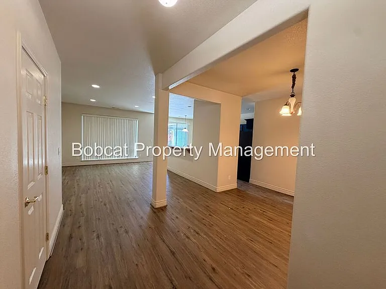 1362 Branden Ln — Photo 2