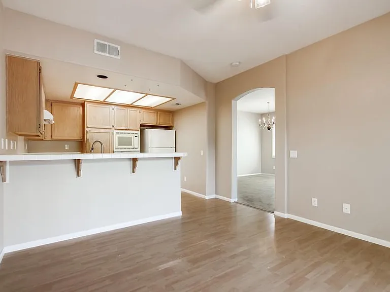 1879 Matin Cir #140 — Photo 4