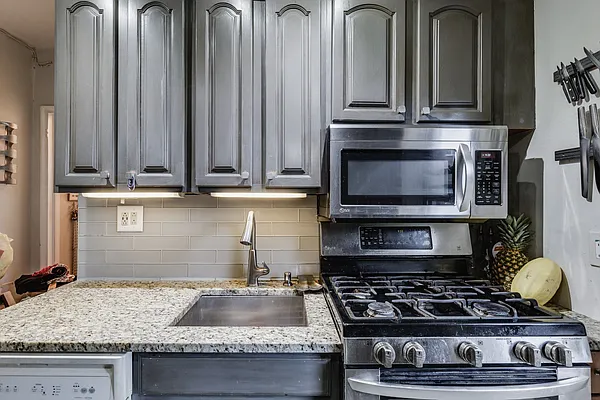 Sold by Fave Realty Inc | media 7