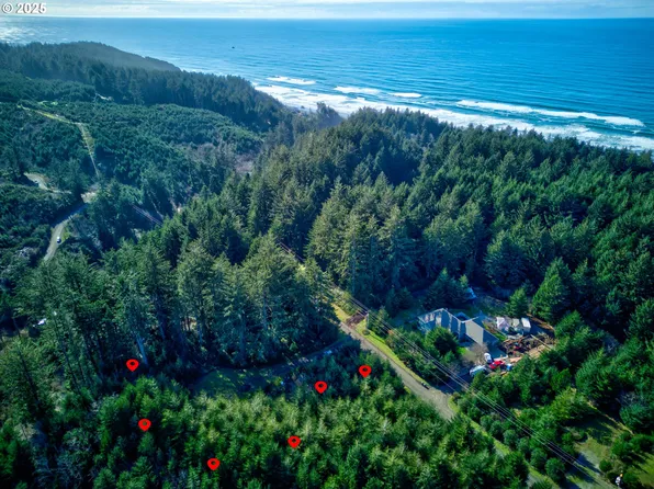 60713 Jasmine Dr, Bandon, OR 97411