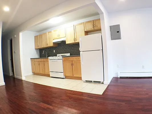 Rented by Ivy Properties | media 10