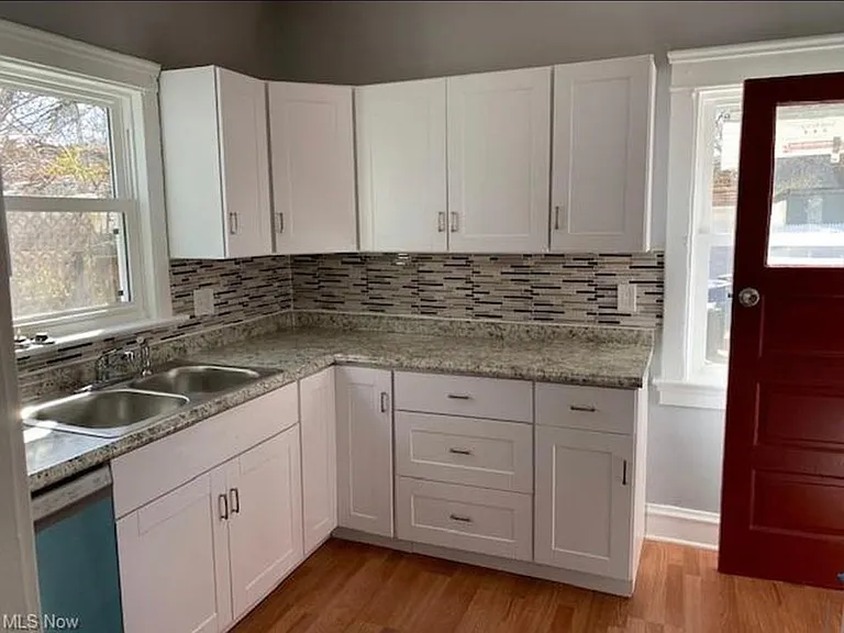 17475 Woodford Ave #LOWER — Photo 4