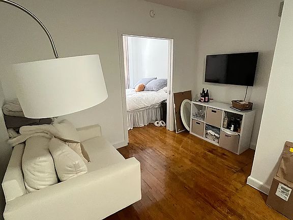 5th image of 1407 2nd Ave APT 3b