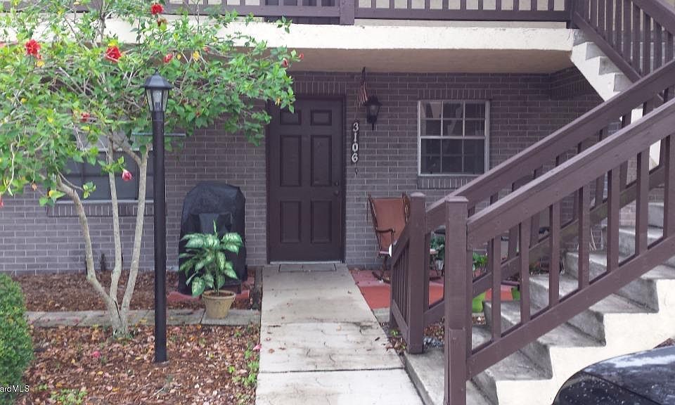 1st image of 3106 Sir Hamilton Cir #4