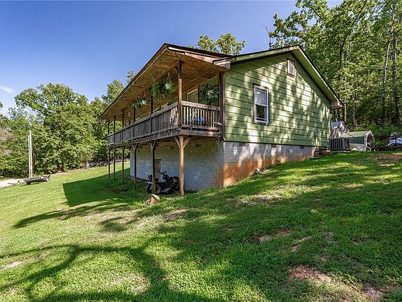 3rd image of 926 Barton Hill Ln