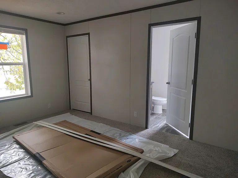 Avon Lakes Estates — Photo 37