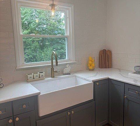 2nd image of 410 Cook St