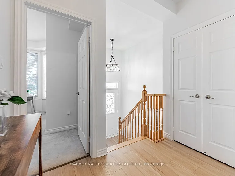 61 Town Centre Ct #73 — Photo 15